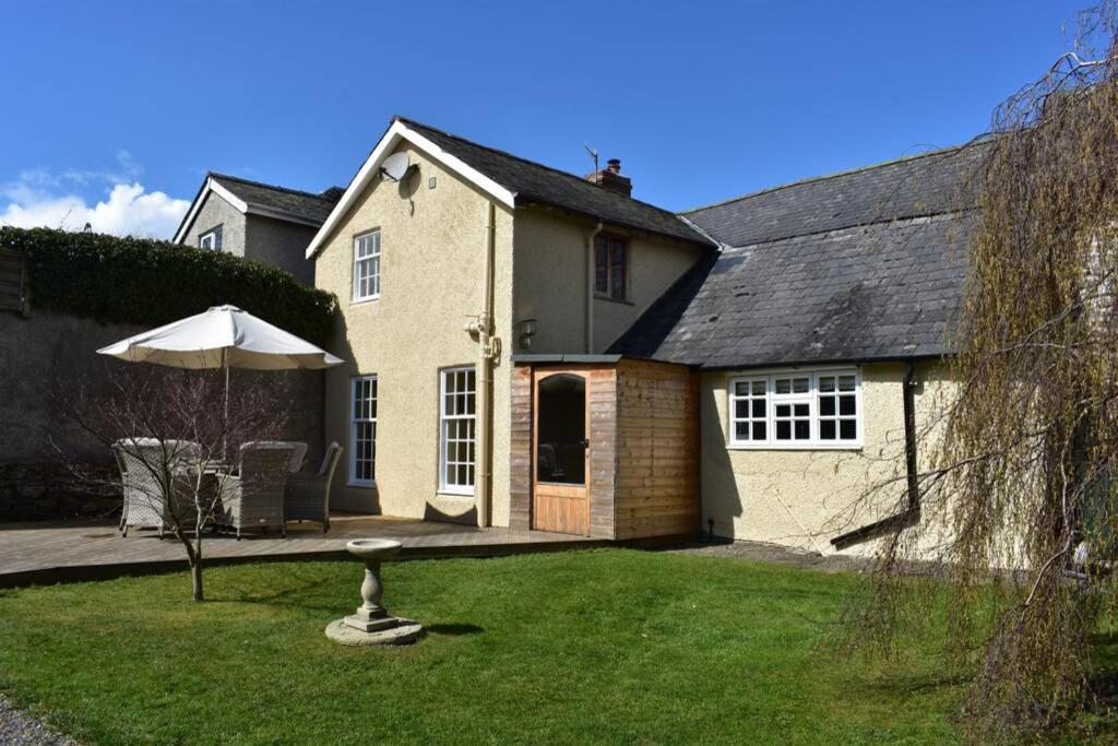 Cross Keys Cottage Holiday Let Bishop's Castle Εξωτερικό φωτογραφία