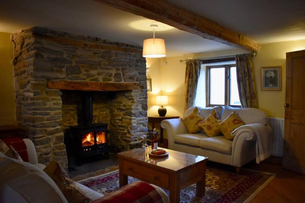 Cross Keys Cottage Holiday Let Bishop's Castle Εξωτερικό φωτογραφία