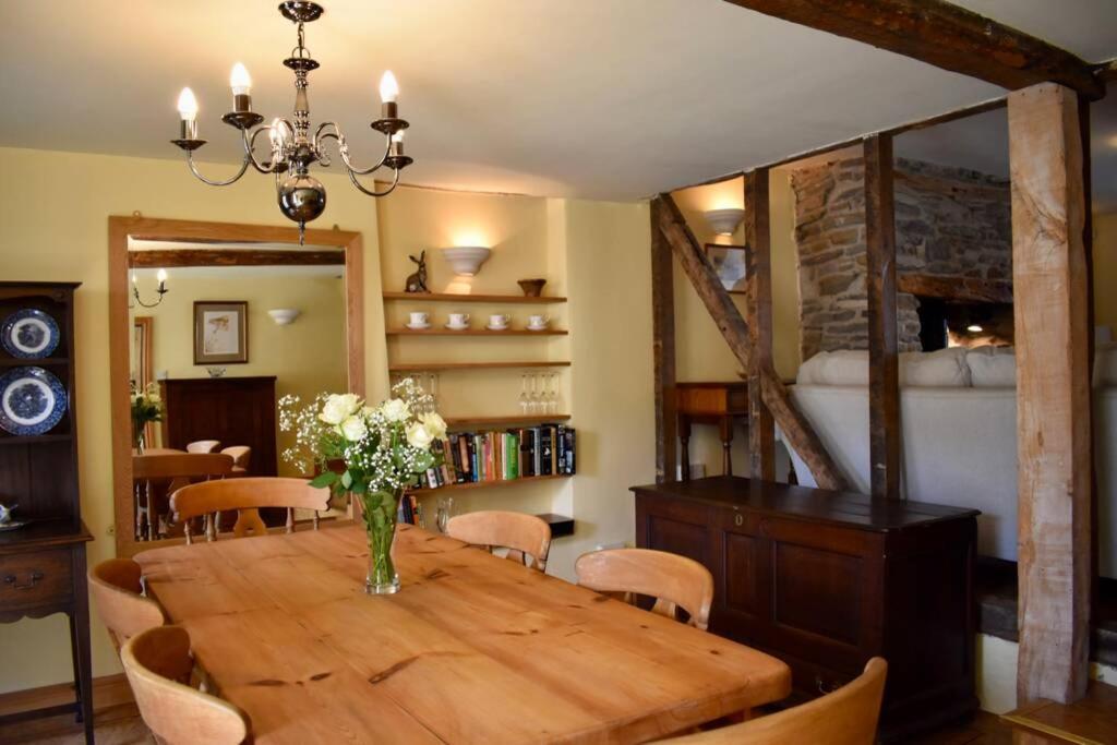 Cross Keys Cottage Holiday Let Bishop's Castle Εξωτερικό φωτογραφία
