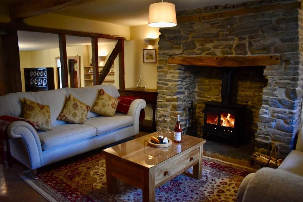 Cross Keys Cottage Holiday Let Bishop's Castle Εξωτερικό φωτογραφία